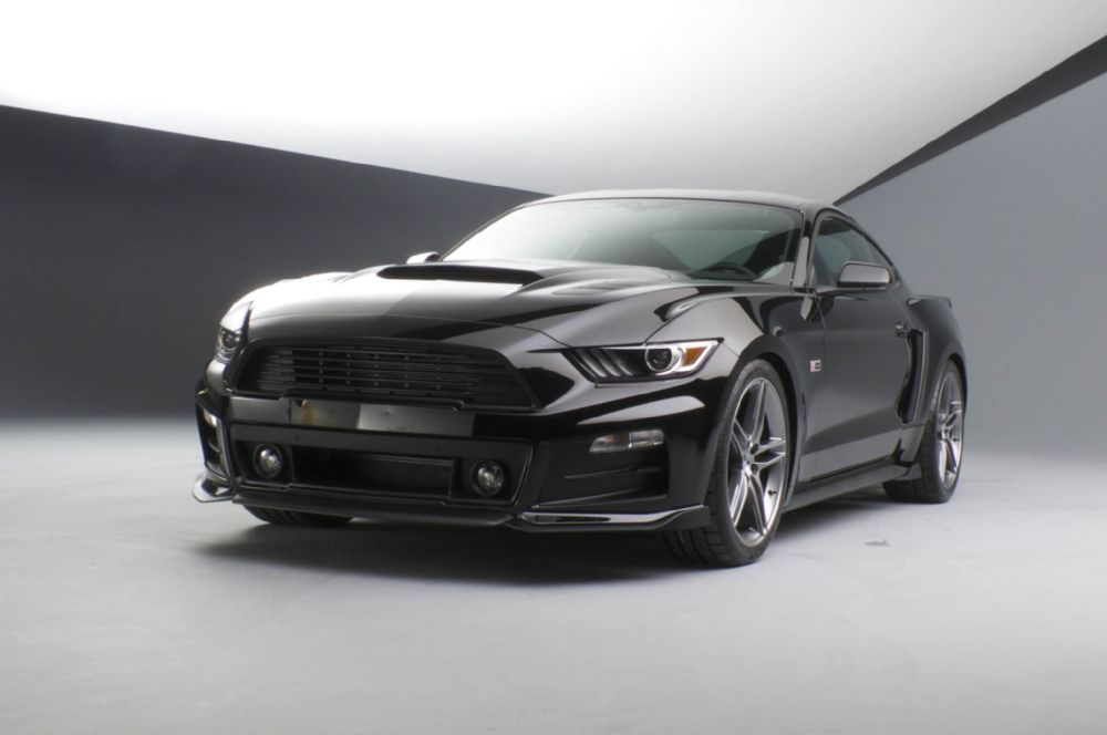 roush-2015-ford-mustang-front-three-quarters-05