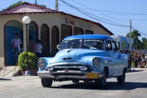 Cuba-Cars-Blue_0-600x400