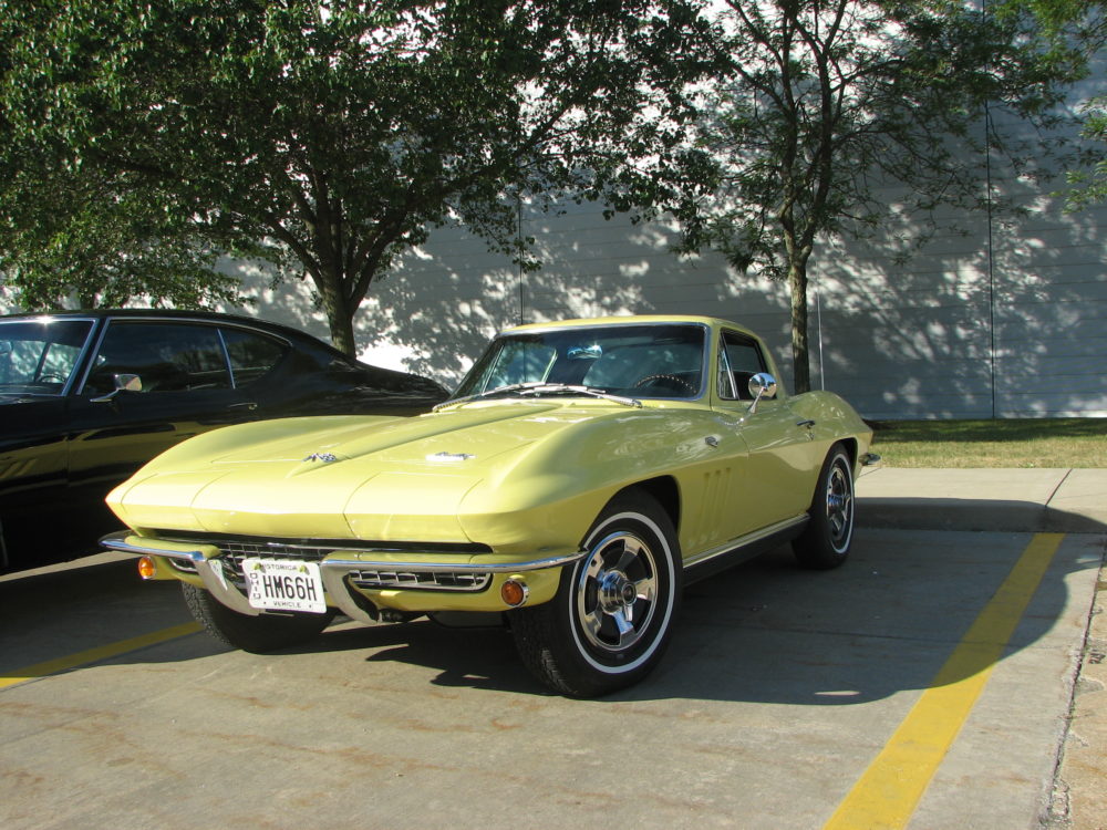 Chevy Corvette Sting Ray, Yellow