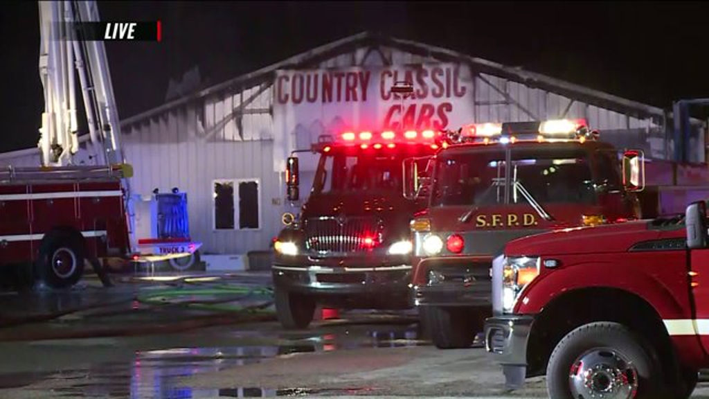 Classic Country Cars fire in Staunton, IL