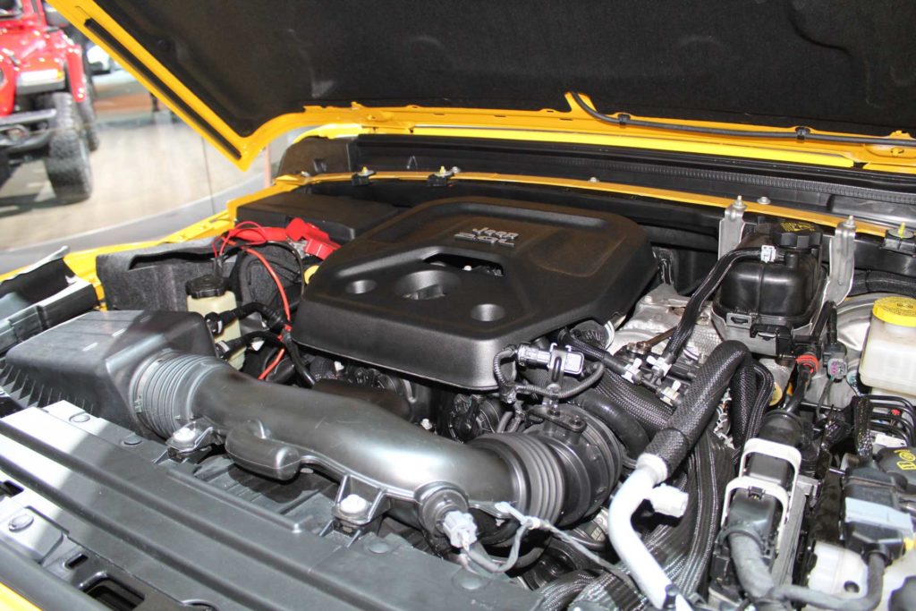 2018-Jeep-Wrangler-Detroit-Auto-Show-2-Liter-Engine