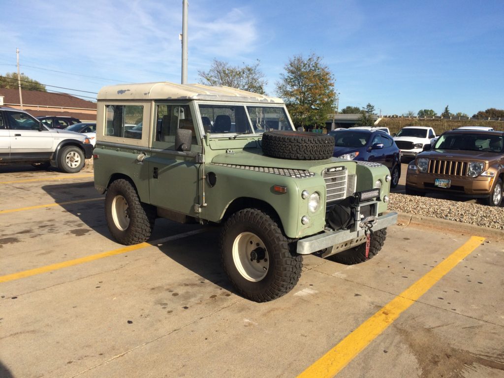 Land Rover Series 3, Front