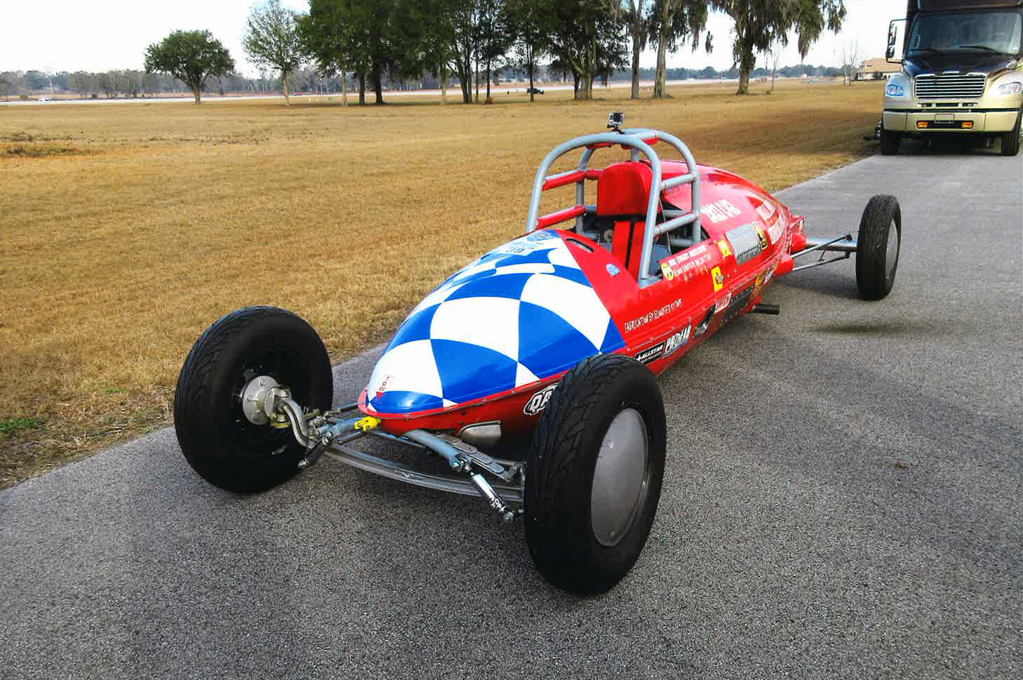 Belly-Tank-Racer,-Front