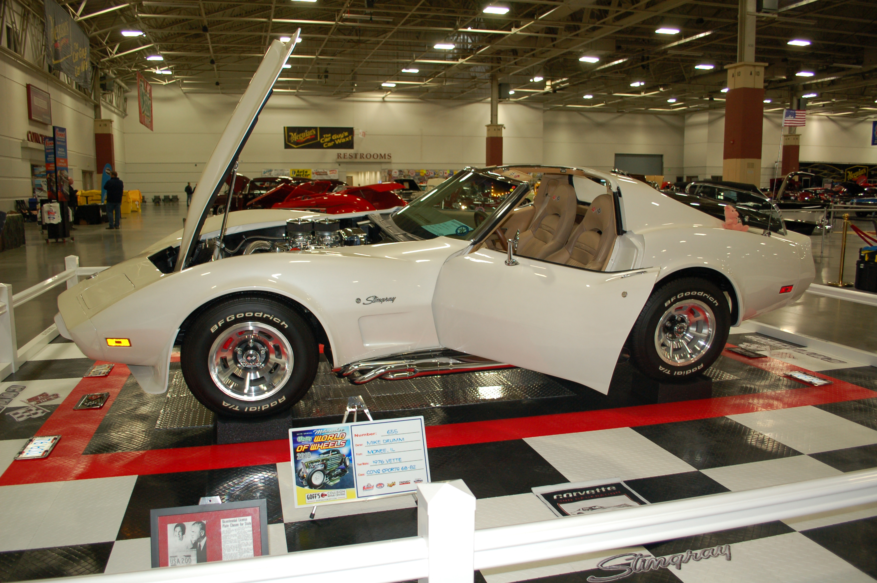 Milwaukee-World-of-Wheels-19676-Corvette