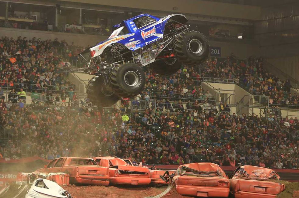 BIGFOOT-4x4-flying-over-cars