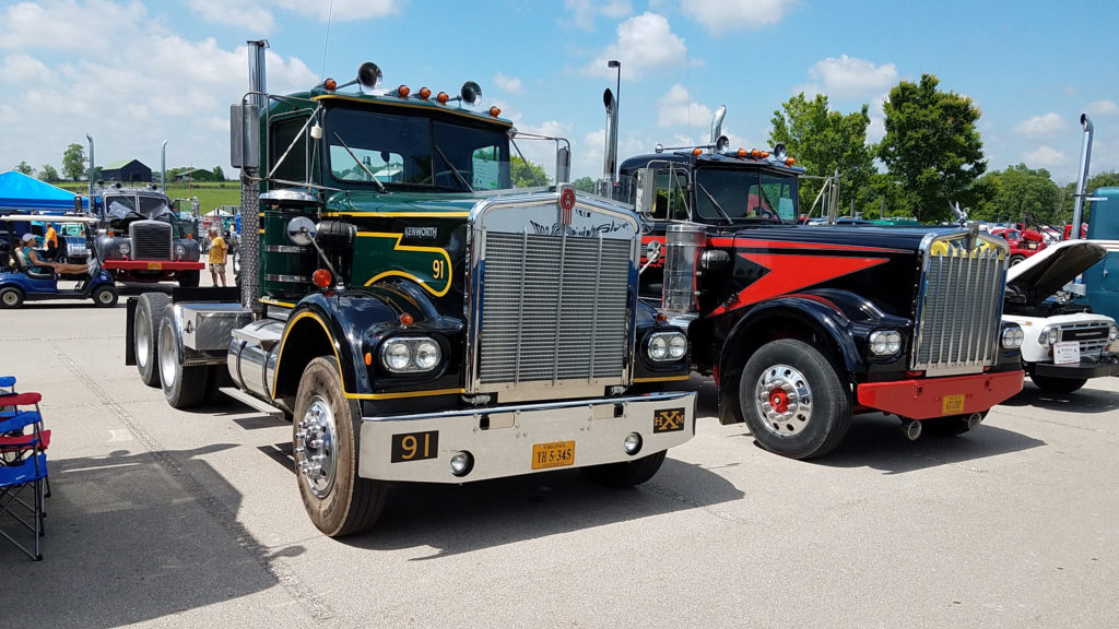 Pair-of-old-semi-trucks