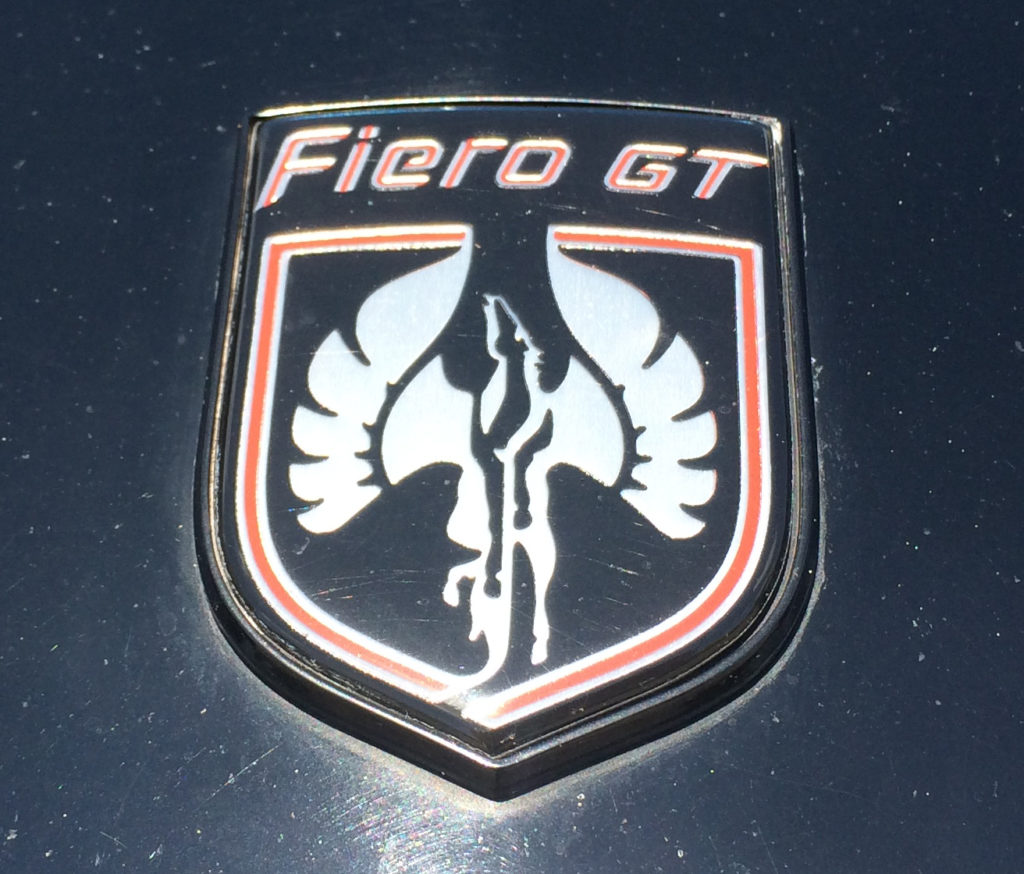 1985-Pontiac-Fiero-Lot-Shot-Emblem