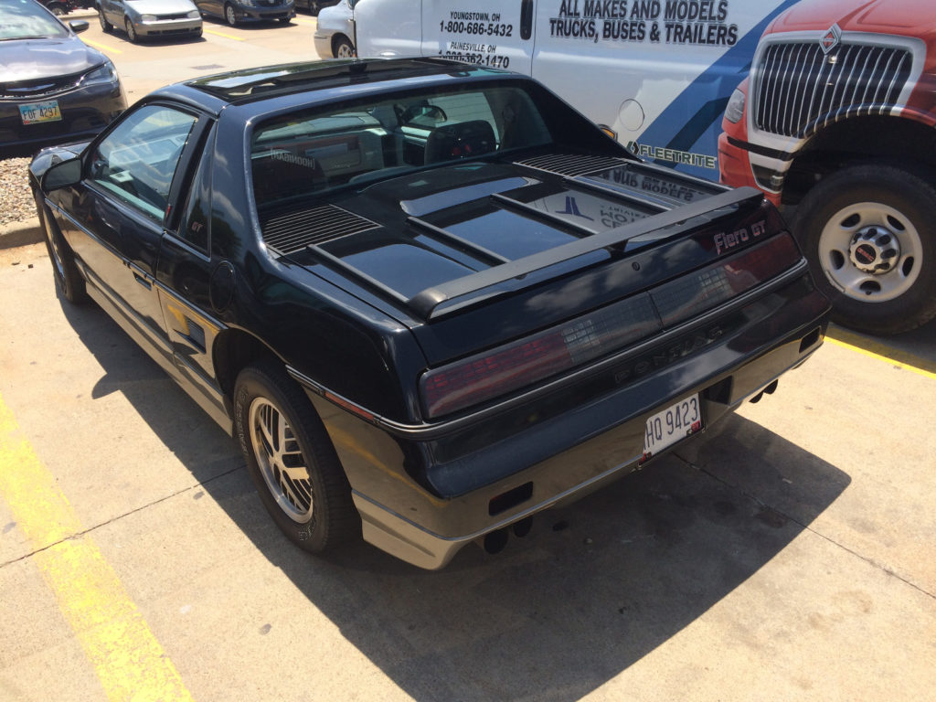 1985-Pontiac-Fiero-Lot-Shot-Luggage-Rack