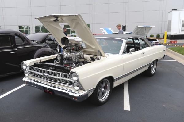 supercharged boss 429 v8 engine in a ford Fairlane pro street