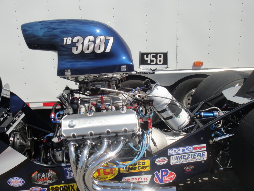 engine on a sportsman dragster