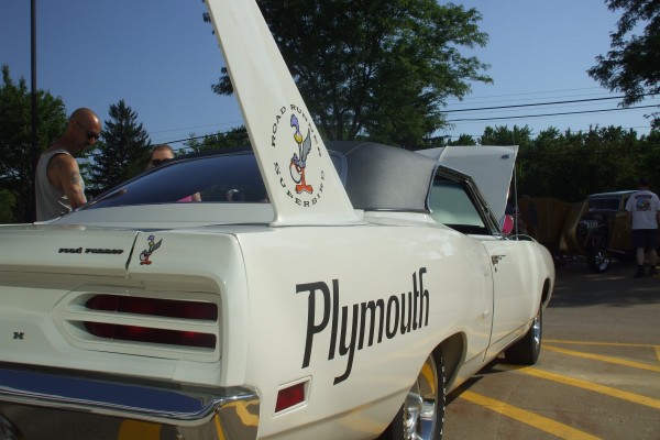 rear view of road runner graphic on a 1970 superbird wing