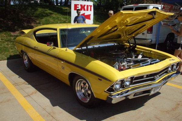 yellow chevy chevelle ss
