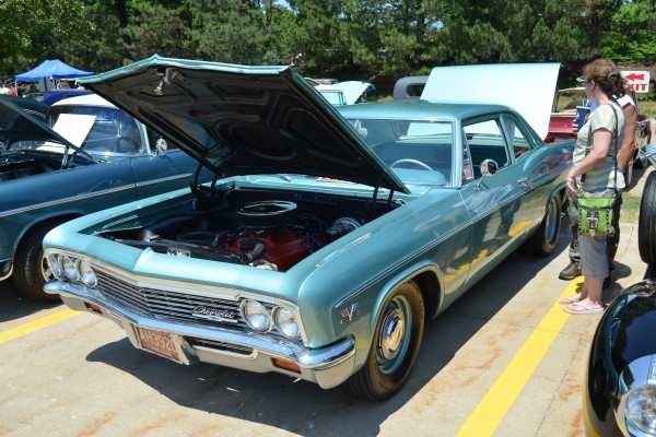 1966 chevy impala post coupe