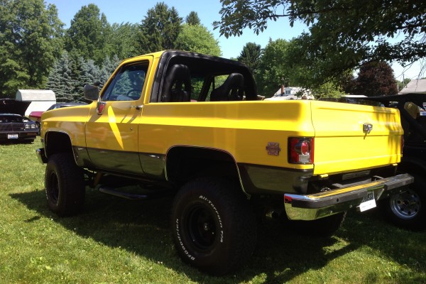 rear view of a lifted second gen chevy blazer