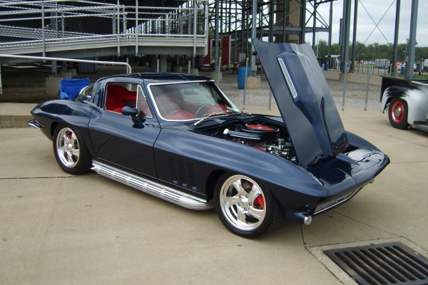 customized c2 corvette sting ray show car