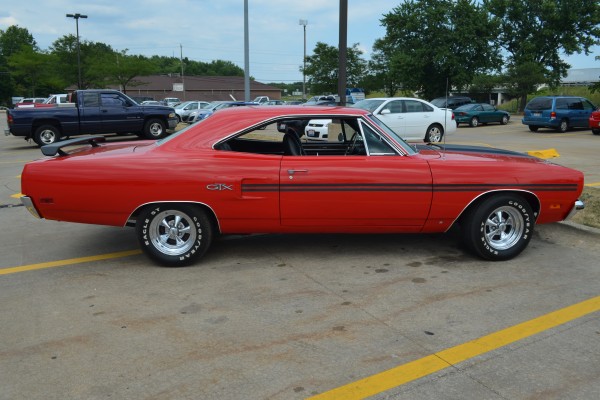side profile view of a 1970 plymouth gtx coupe