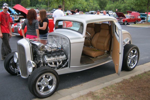 Silver deuce coupe with Hemi