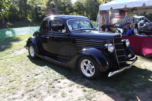 1935 Ford Coupe hot rod