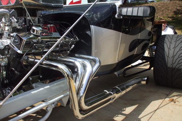 1923 Ford Model T Pickup, exhaust headers close up