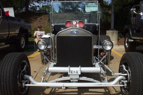 1923 Ford Model T Pickup, front grille and radiator