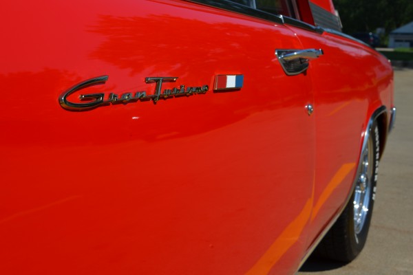 1963 Studebaker Gran Turismo Hawk emblem