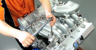 installing an intake on a ford v8 engine
