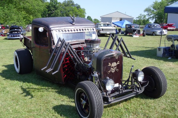 rat rod truck with spider leg header pipes