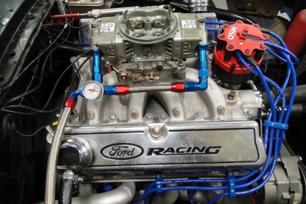 Ford Racing carbureted V8 engine