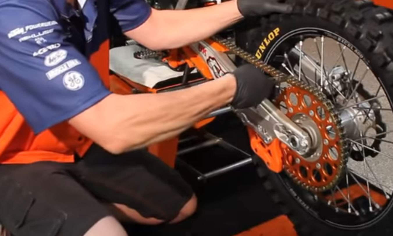 Video How to Replace Your Dirt Bike Chain OnAllCylinders