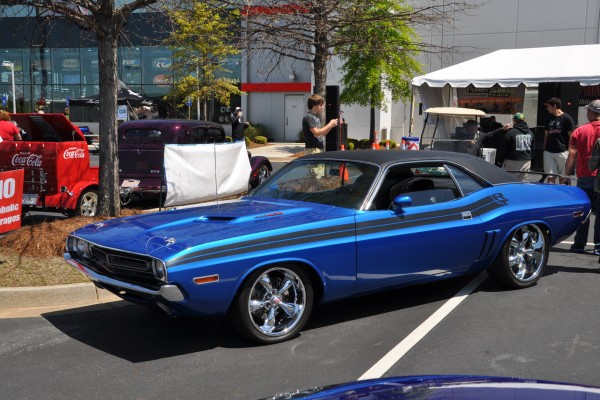blue dodge challenger r/t with custom wheels