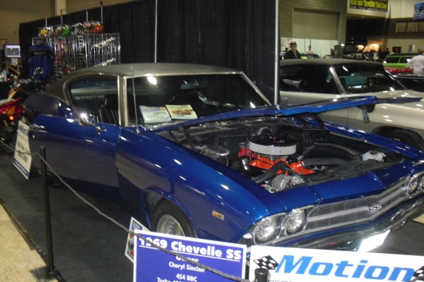 1969 chevy chevelle ss at car show