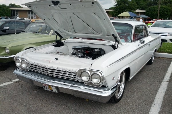 vintage chevy impala on hot rod power tour