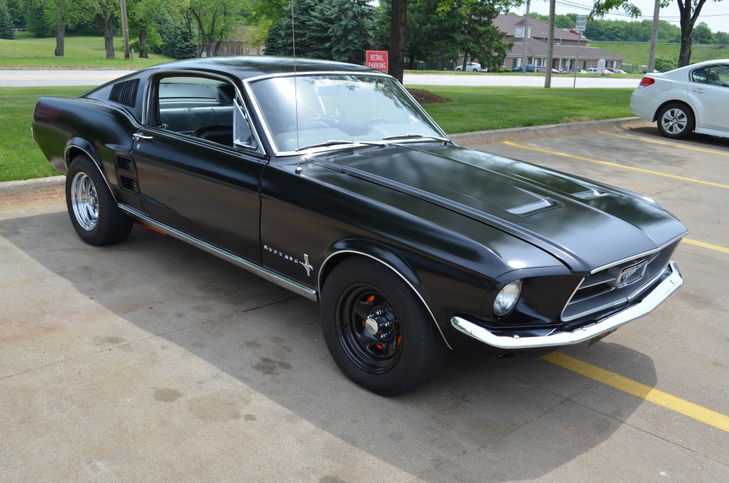 1967 Ford Mustang, hood and passenger side