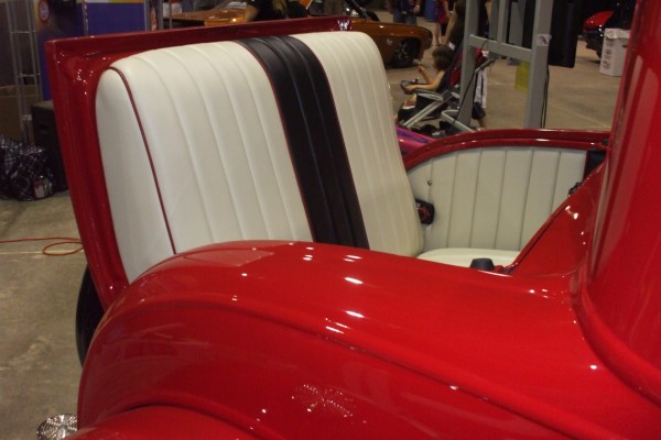 rumble seat in the back of a hot rod