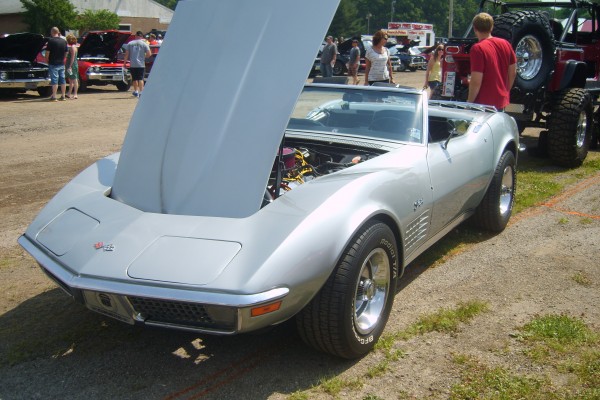 silver 1970-72 chevy c3 corvette stingray convertible