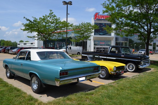 classic cars parked at summit racing