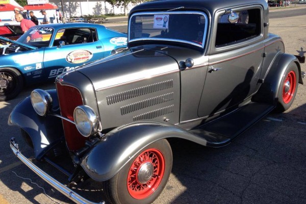 1932 Ford 3 window hot rod coupe