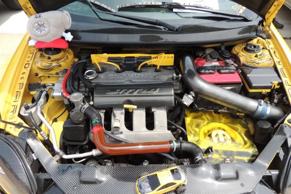 Dodge Neon SRT-4 turbocharged engine