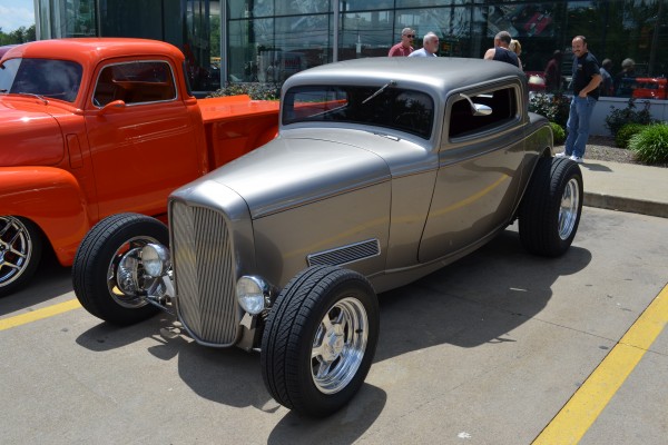 1932 ford hot rod, front