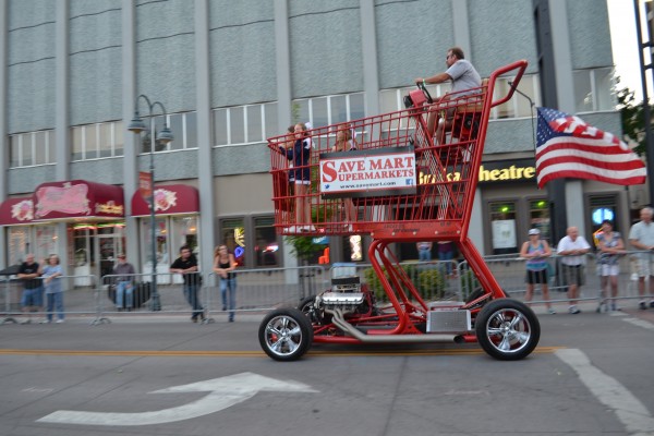 hot rod shopping cart in parade at Hot August Nights 2013