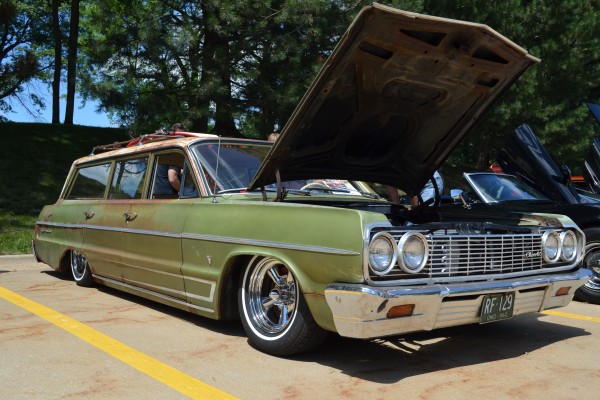 1964 chevy full size station wagon at Summit Racing car show, 2013