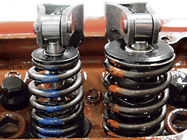 0607phr_31_z+camshaft_basics+valve_springs