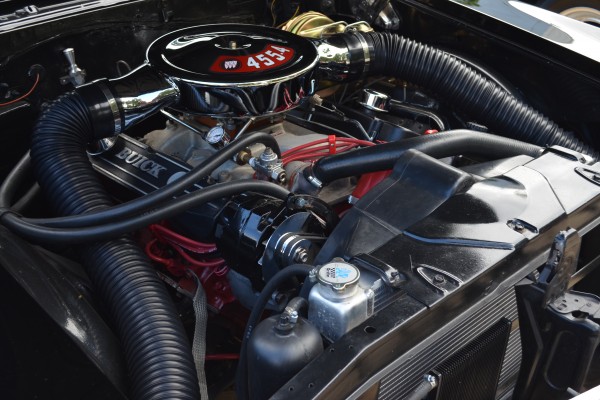 455-4 buick v8 engine in a muscle car