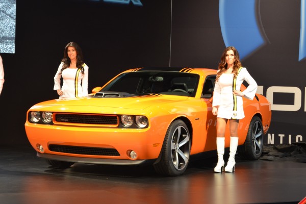 2014 Challenger R/T with fully functional Shaker hood