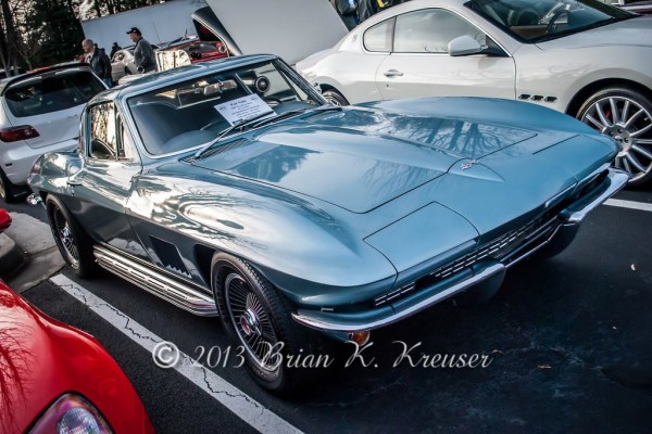 1967 chevy corvette sting ray with side pipes