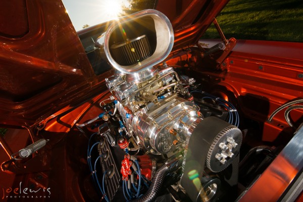 1968 Plymouth Roadrunner, supercharged v8 hemi engine