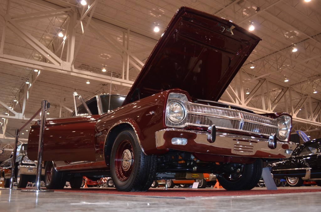 1965 plymouth satellite, front low quarter view