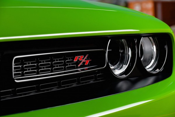 2015 dodge challenger r/t grille and headlight