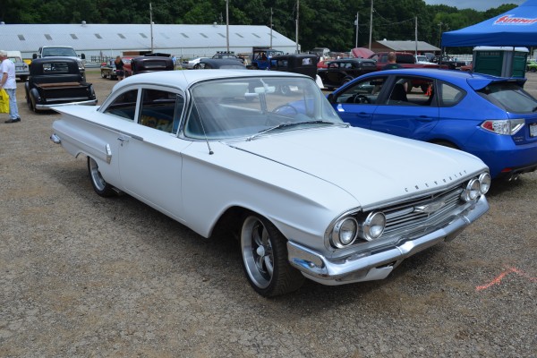 white 1959 chevy post coupe