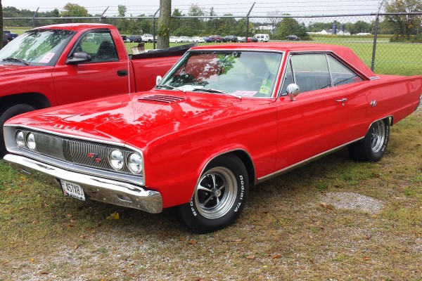 red dodge coronet r/t 440 muscle car